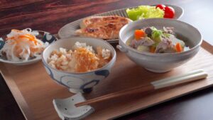 豚汁、西京焼き、しょうがごはんの和食定食