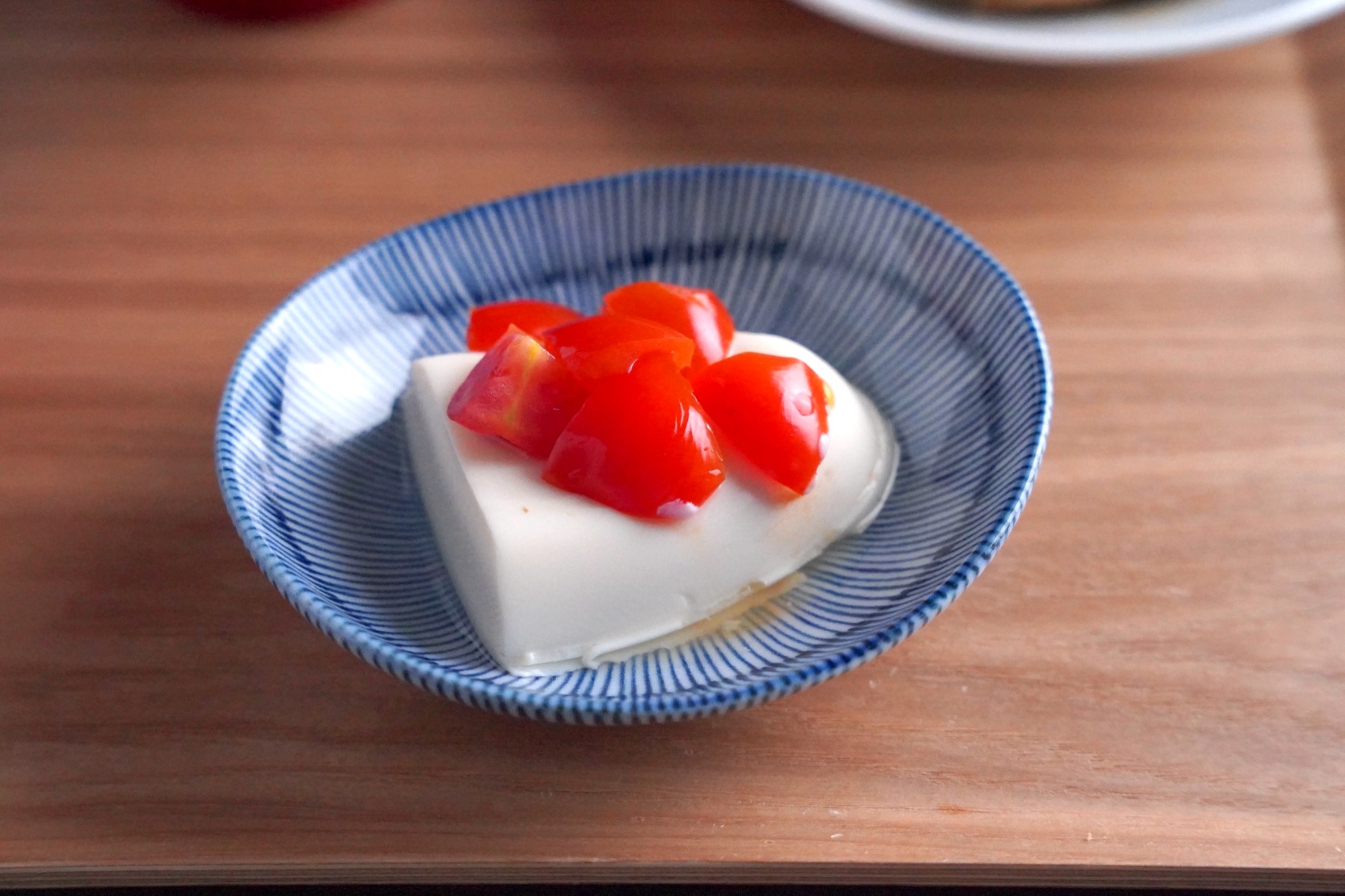 トマトをのせた冷奴の献立