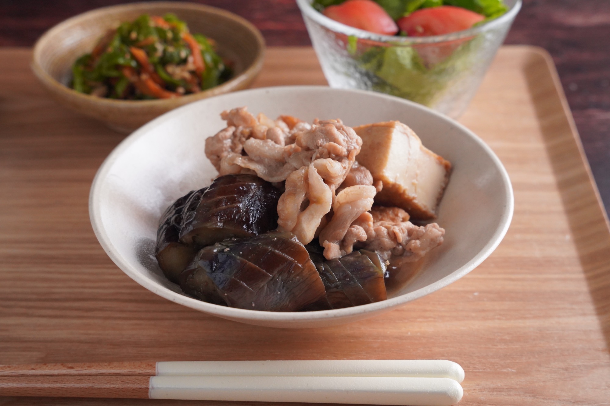 なすと豚肉の煮物の献立