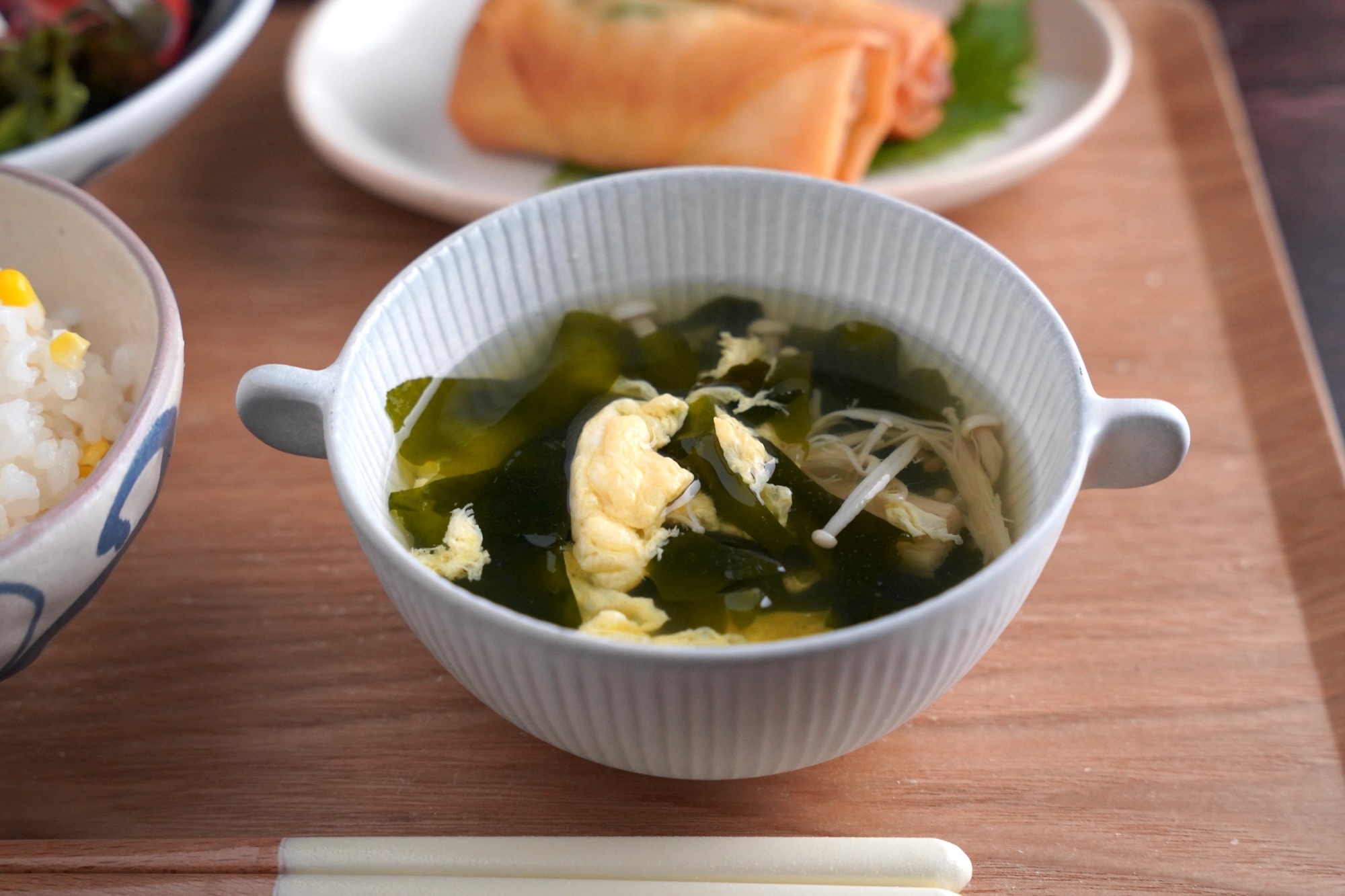 わかめときのこのかき玉汁