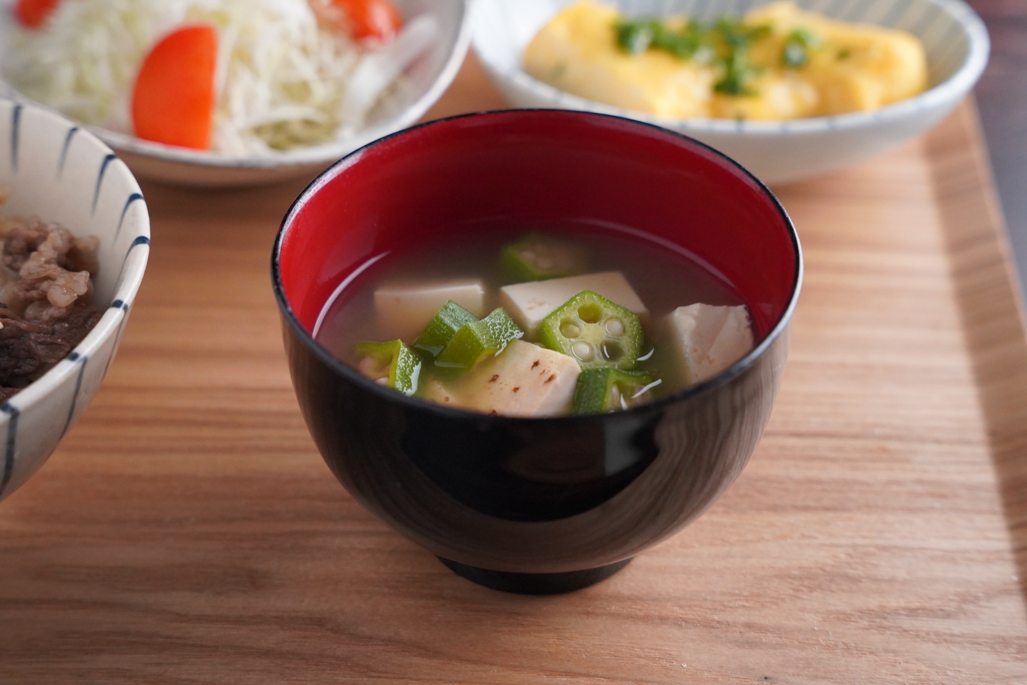 おくらと豆腐の味噌汁